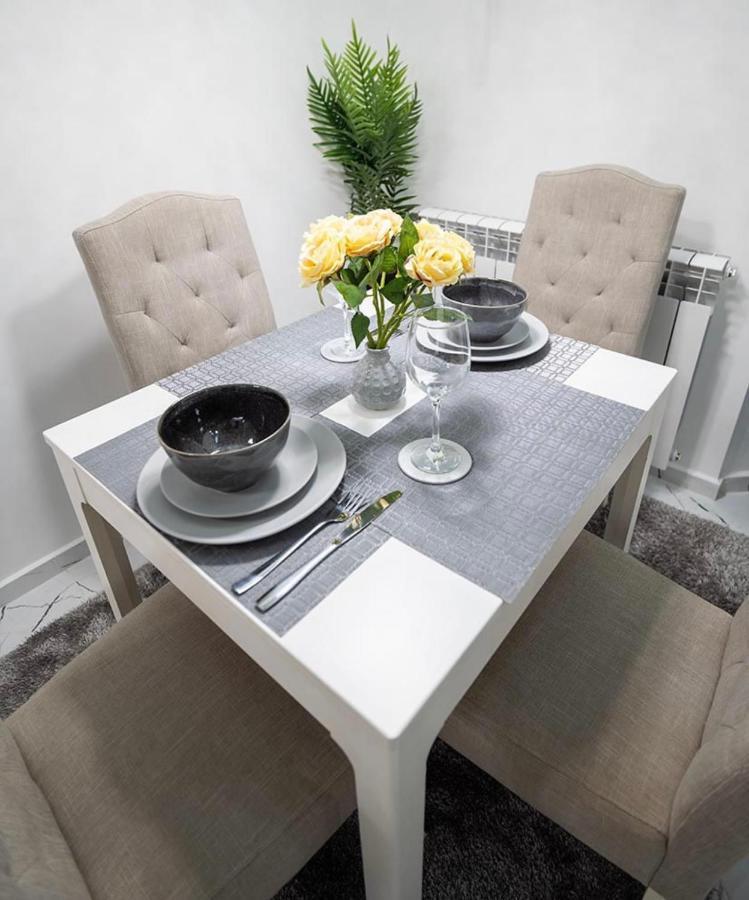 Luxury & Free Parking Apartment